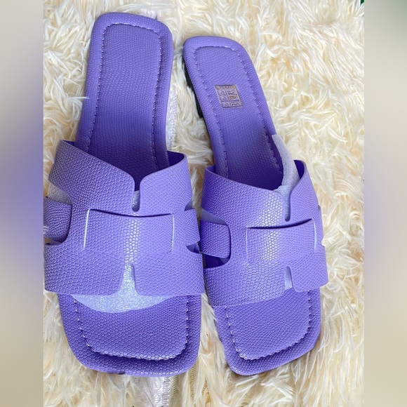Shoes - Women slide sandals violate purple